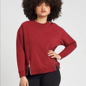 0️⃣BLUE BOATNECK RAGLAN TOP - Universal Standard